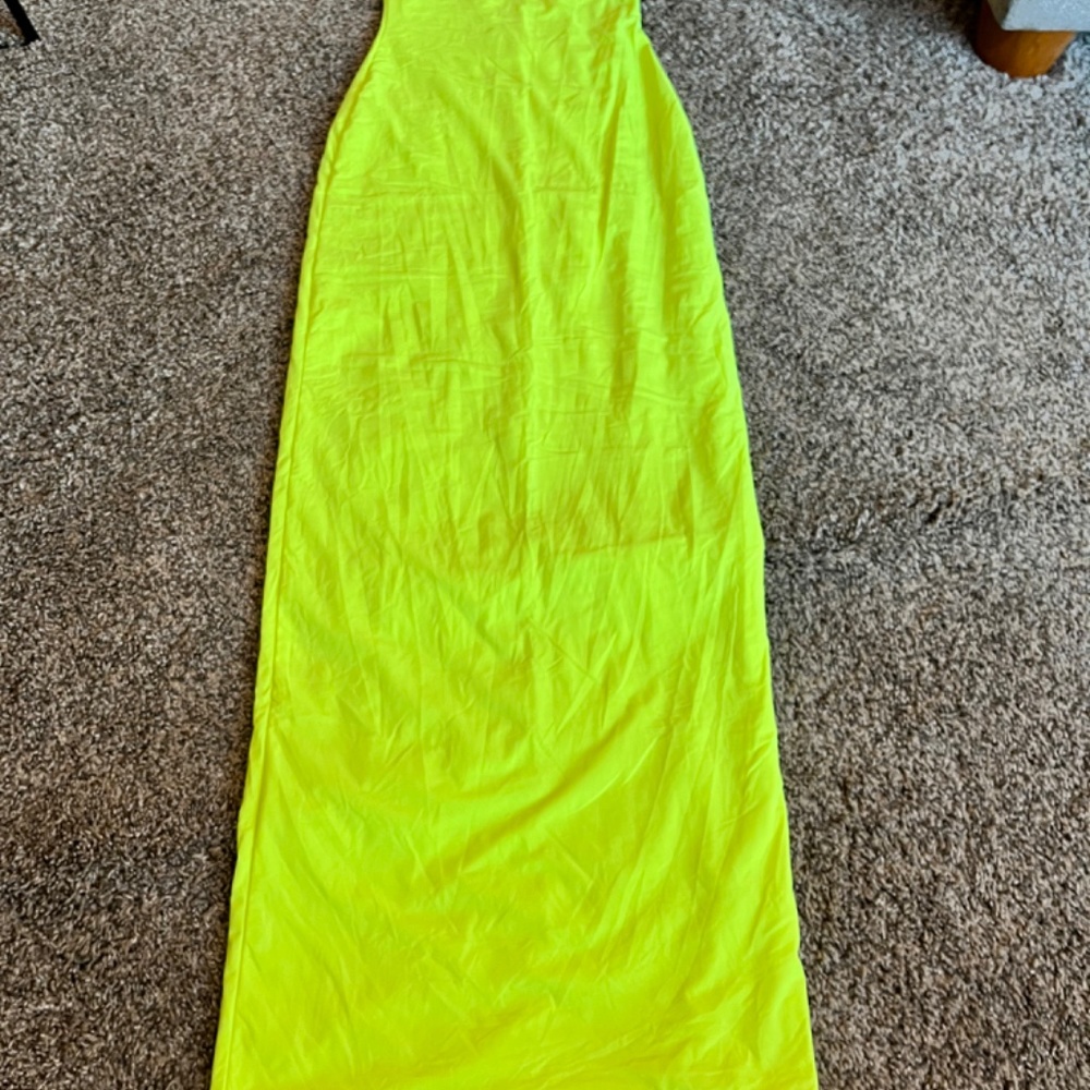 SKIMS Neon Lime Strapless Maxi Dress - Picture 6 of 6